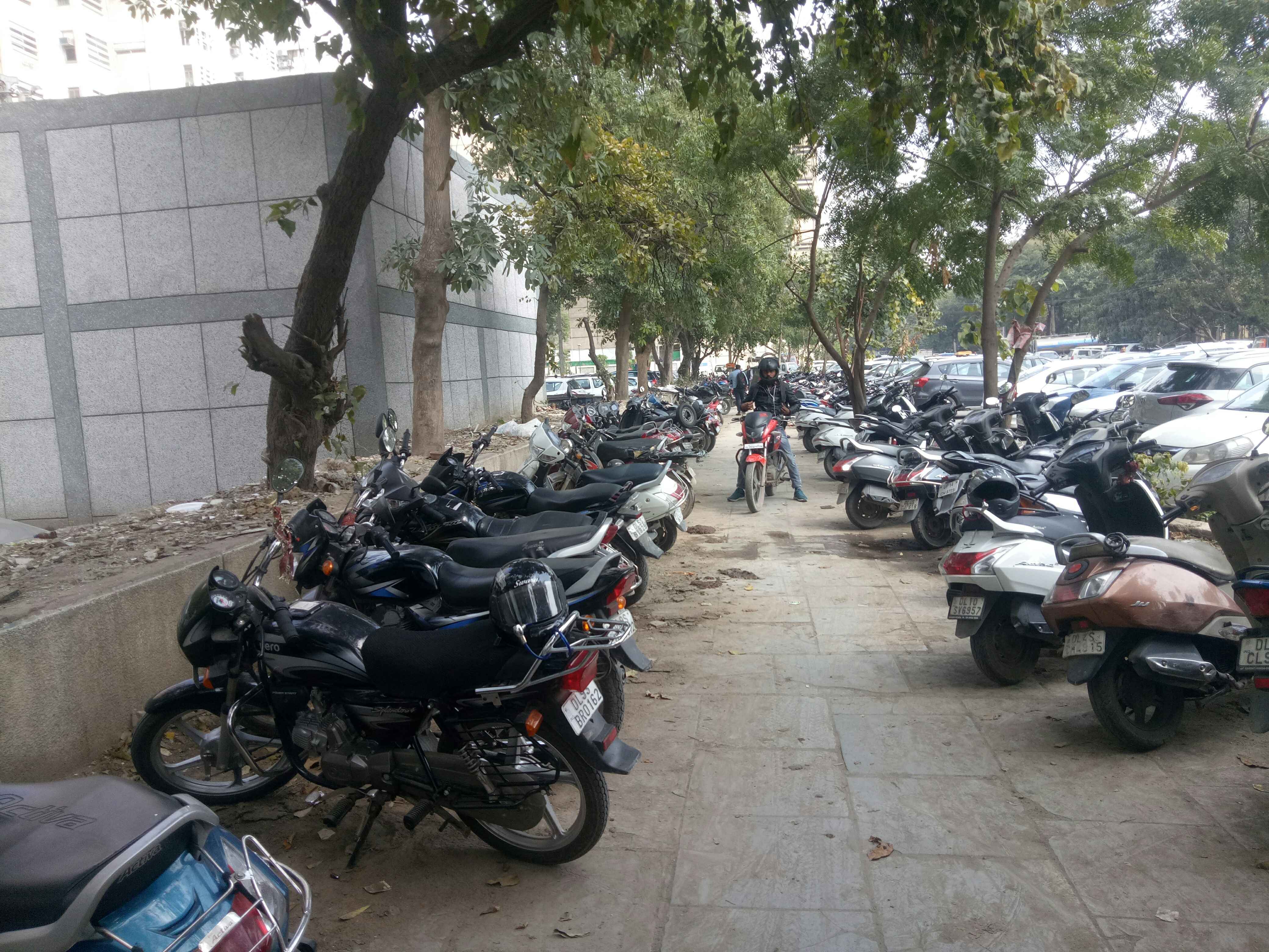 jeevan pravah tower LIC dc janak puri parking In Aberdeen
